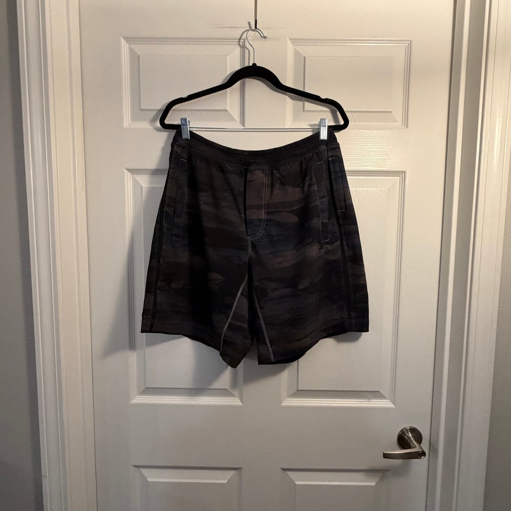 Lululemon‎ Pace Breaker swim Shorts Black Camo Large L Athletic